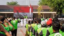 Mitra Gojek gelar upacara kemerdekaan RI 
