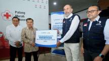 Danone Indonesia dan PMI Salurkan Bantuan untuk Masyarakat Terdampak Gempa NTT