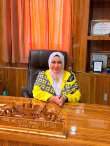 Prof. Adjunct Dr. Marniati, SE, M.Kes (Ketua Umum Partai Perjuangan Aceh)