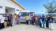 perusahaan memfasilitasi transportasi bagi puluhan pelajar Halmahera Utara yang akan mengikuti kegiatan pendidikan dan olahraga di Sofifi.