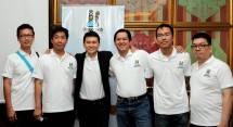 Tim PT Dewaweb saat Grand Launching 2014. (Foto: www.dewaweb.com)