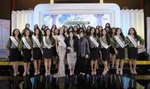 Chairwoman of Miss Indonesia Organization, Liliana Tanoesoedibjo dan Project Director Miss Indonesia bersama Miss Indonesia 2025 Audrey Bianca dan 38 finalis Miss Indonesia 2026.