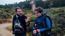 (Ki-Ka) Sutradara Brian Duffield dan Austin Abrams sebagai Jay Gardiner dalam 20th Century Studios' &ldquo;Whalefall&rdquo;