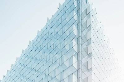 Ilustrasi smart building (Foto: Joel Filipe/Unsplash)