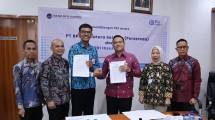 Penandatanganan perjanjian kerja sama (PKS) antara BRI Insurance dengan BPR Sumsel 