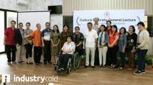 President University Kenalkan Budaya Asli Indonesia ke Mahasiswa Asingnya