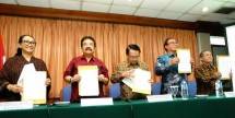 Pernyataan bersama Organisasi Pewayangan yang disampaikan oleh SENA WANGI (Drs. Suparmin Sunjoyo ) PEPADI (Kondang Sutrisno, SE) APA-Indonesia (Drs. Hari Suwasono) UNIMA-Indonesia (Dubes Samodra Sriwidjaja) PEWANGI (Ir. Luluk Sumiarso)