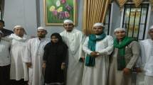 Ketum FPI KH Sobri Lubis bersama Yayasan Darul Rizki Pratama di Jambi
