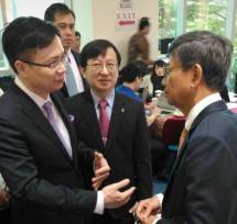 Ketua Kamar Dagang dan Industri (Kadin) Indonesia komite Taiwan SD Darmono melakukan MOU perdagangan dengan Taiwan External Trade Development Council (dok INDUSTRY.co.id) 