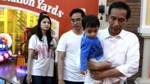 Presiden Jokowi bersama cucu (Foto Dok Industry.co.id)