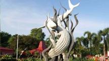 Patung Sura dan Buaya adalah Sebuah Patung yang Merupakan Lambang Kota Surabaya (Foto: goodnewsfromindonesia.id)