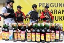 Akibat Minum Miras Oplosan Lansia Ini Tinggalkan Keluarga Selamanya