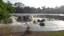 Curug Parigi, Kelurahan Cikiwul, Kecamatan Bantargebang, Kota Bekasi (Foto: jagadtalirasa.blogspot.co.id)