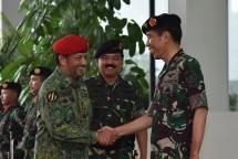 Indonesia Tawarkan Panser Anoa dan Pesawat CN ke Brunei Darusslam