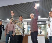  Menteri Kominfo Rudiantara bersama Vice President Facebook untuk Public Policy Asia Pacific, Simon Milner, usai menemui wartawan di Kantor Kementerian Kominfo, Senin (07/05/2018) 