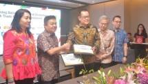 FiberStar bersama sejumlah unit usaha Salim Group berkolaborasi dan membentuk Salim Micro Digital Ecosystem yang resmi diluncurkan hari ini melalui penandatanganan MOU (memorandum of understanding) yang bertempatkan di Novotel Mangga Dua Square