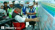 Menteri PUPR saat meninjau kesiapan infrastruktur jalan tol