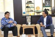 Menteri Perindustrian Airlangga Hartarto bersama Presiden ASEAN Cisco System Naveen Menon (Foto: Dok. Kemenperin) 