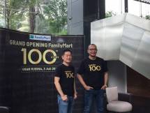 Wirry Tjandra, Chief Executive Officer FamilyMart saat jumpa pers di Gran Rubina, Kuningan, Jakarta Selatan. (Dina Astria/Industry.co.id)