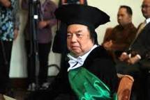 DR Tahir MBA Terima Tanda Kehormatan Mahaputra Naraya 