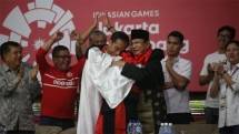 Dibanderol Rp 3 Jutaan, Action Figure Jokowi-Prabowo Berpelukan Laku Keras