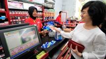 Ilustrasi transaksi di minimarket. (Rizki Meirino/INDUSTRY.co.id)