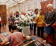 Kisah Sukses Pengrajin Songket Pandai Sikek
