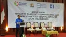 Ketua Umum HKI Sanny Iskandar saat membuka Seminar Nasional Pengesahan RKLRPL Rinci Perusahaan Industri didalam Kawasan Industri Terkait Dengan Pelaksanaan OSS (Online Single Submission)" (Foto: Ridwan/Industry.co.id)