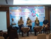 Kiri-Kanan: Eko Wibowo Utomo (Sejken AMI), Steven Chwee (GM Reed Panorama), Benita Rosamulia (Manager Toys Kingdom), Wahyu Purnamawati (Vice President of BNI Credit Card), Sandi Vidhianto (Ketua AIMI).