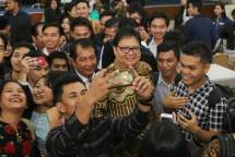 Menperin Airlangga Giat Bangun Optimisme Generasi Milenial Ambil Peluang di Era Revolusi Industri 4.0