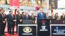 Ketua Umum Kadin Indonesia Rosan P. Roeslani saat ikut serta dalam meresmikan pencatatan umum perdana saham (Listing) PT Estika Tata Tiara Tbk (BEEF) dan PT Pollux Investasi Internasional Tbk (POLI) di Bursa Efek Indonesia (BEI)