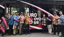 Mercedes-Benz Menjadi Yang Pertama Dalam Mendukung Konsep Ramah Lingkungan Bus Suroboyo.