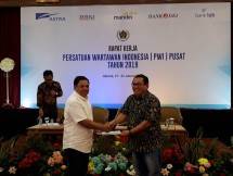 Sekjen Mirza Zulhadi, Ketua Umum PWI Atal S. Depari, Ketua Dewan Pembina Ilham Bintang, Ketua Dewan Penasihat Margiono. 