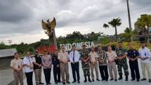 Kepala Badan Karantina Pertanian, Ali Jamil, PhD dan Kepala Karantina dan Keamanan Pangan Sarawak, Gasing Anak Nyalu 