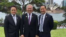 Menteri Perdagangan Indonesia, Enggartiasto Lukita Diapit Ketua BKPM, Thomas Lembong dan Ketua Badan Ekonomi Kreatif Triawan Munaf