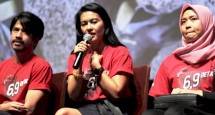 Lola Amaria diapit kedua pemeran utama film 6.9 Detik, Ario Wahab dan Aries Susanti Rahayu.