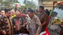 Direktur Industri Maritim, Alat Transportasi, dan Alat Pertahanan Kementerian Perindustrian, Putu Juli Ardika&nbsp;bersama Menteri Desa, Pembangunan Daerah Tertinggal dan Transmigrasi (Mendes PDTT) Eko Putro Sandjojo&nbsp;
