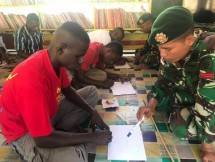 Satgas Yonif 411 Kostrad Tempa Sembilan Pemuda Suku Kanum Papua