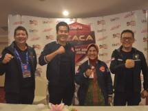 CEO & Co-Founder UniPin, Ashadi Ang dua dari kiri