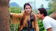 Maudy Ayunda dan Hamish Daud dalam adegan film Trinity Traveler yang akan mulai edar tanggal 28 Nopember mendatang