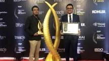 Vice President Corporate Secretary PT Waskita Karya Realty, Reza Erlangga Ludwian saat menerima penghargaan di ajang PropertyGuru Asia Property Awards ke-14