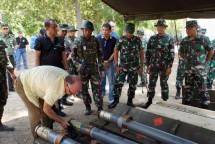 Danpasmar 2 tinjau Uji Fungsi Amunisi Roket MLRS Vampire