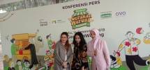 Dari kiri ke kanan, Ketua Umum Induk Koperasi Wanita Pengusaha Indonesia (INKOWAPI) Sharmila Yahya, CEO Sahara Farah Savira, dan Ketua bidang Fasilitasi Keuangan dan Perbankan INKOWAPI Fitriani Syarah, usai konferensi pers terkait acara Gebyar 10 Ribu Warung Sahara, di Jakarta, Jumat (13/12/2019). pada Gebyar 10 Ribu Warung Sahara akan digelar pada Sabtu (14/12/2019) di Lapangan Banteng, Jakarta