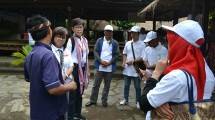 Tour Guide di Desa Wisata Sade