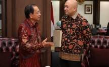 Tanri Abeng dan Menkop dan UKM (foto Indopos)