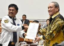 Desak Bahas RUU Data Pribadi, Untuk Apa Kraeng Menteri Johnny ?