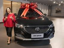 Serah Terima MG ZS kepada Pelanggan Pertama MG Motor Indonesia