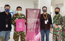 3 indonesia serahkan bantuan covid-19