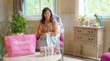 Dian Sastrowardoyo saat menjadi host launching produk HerbaASIMOR 