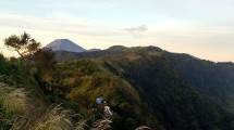7 Puncak Tertinggi di Indonesia Patut Didaki Para Pendaki